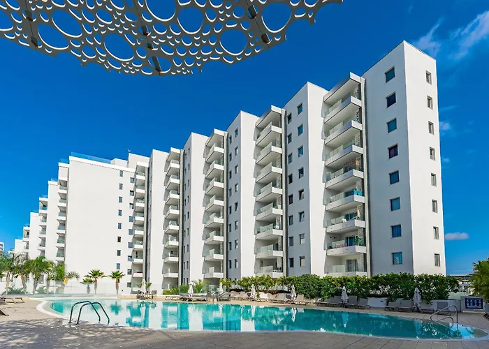 Ocean Garden Sunset View - Heated Pool Daire *